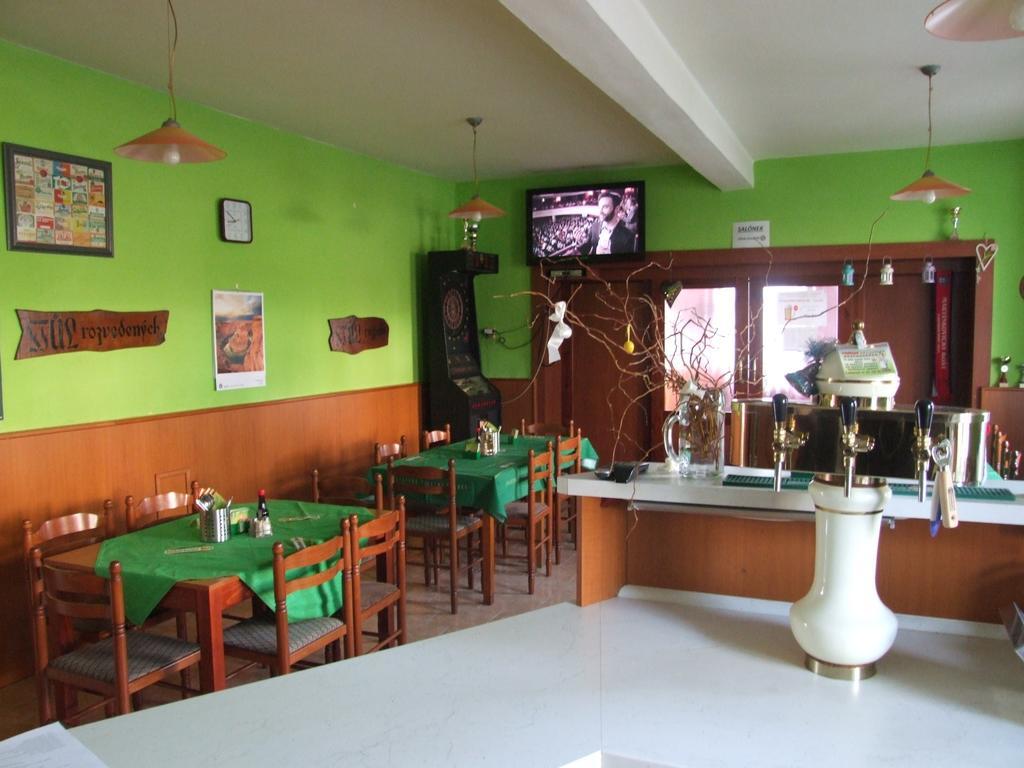Restaurace Na Krizovatce Leilighet Božanov Rom bilde