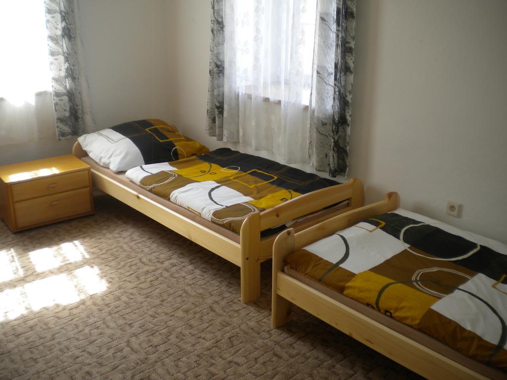 Restaurace Na Krizovatce Leilighet Božanov Rom bilde